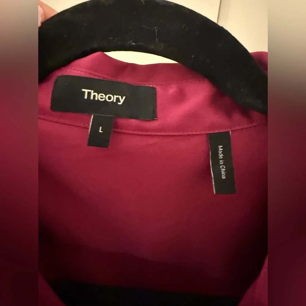 Theory Satin Perfect Fitted Shirt - Picture 7 of 8